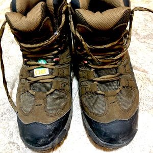 SA Approved safety shoe, steeltoe.used only 1 week